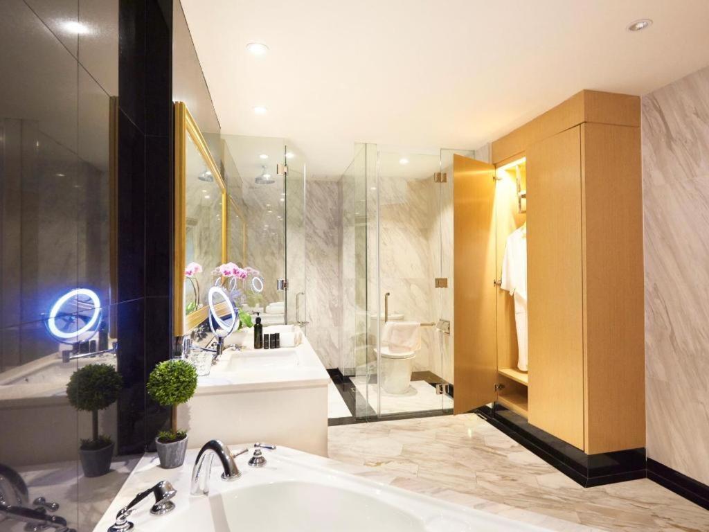 คิงวูด บูทิก โฮเต็ล Hotel มีรี ภายนอก รูปภาพ